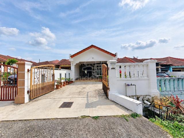 FREEHOLD 20x136 Teres Setingkat Renovated Taman Krubong Indah, Melaka 1