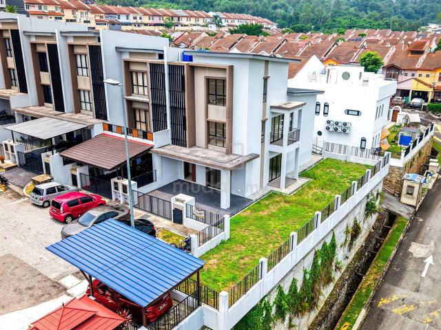 3-Storey Superlink Nassim Heights, Taman Ukay Bistari, Ampang 1