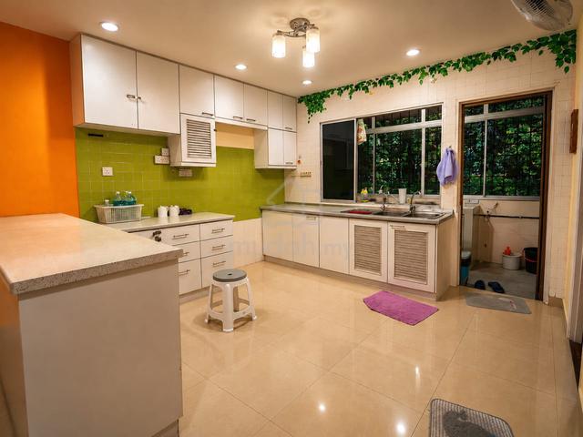 Fully Renovate & Move in Condition Townhouse Bukit Rimau Kota Kemuning 1