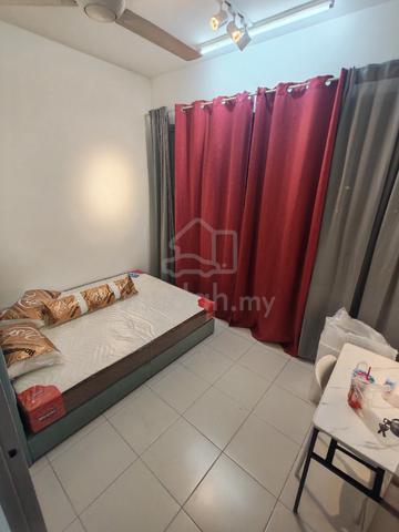 Middle/Balcony Room 1