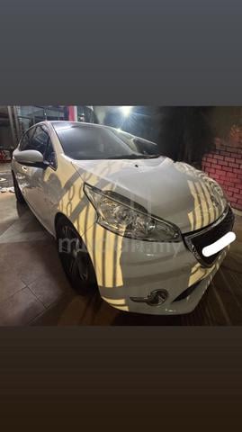 2013 Peugeot 208 1.6 VTI ALLURE (A) - 1