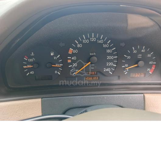 1995 Mercedes Benz 230E 2.0 W114 (M) - 4