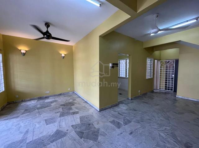 USJ 22 Double Storey House 22X75 Gated & Guarded Subang Jaya 1
