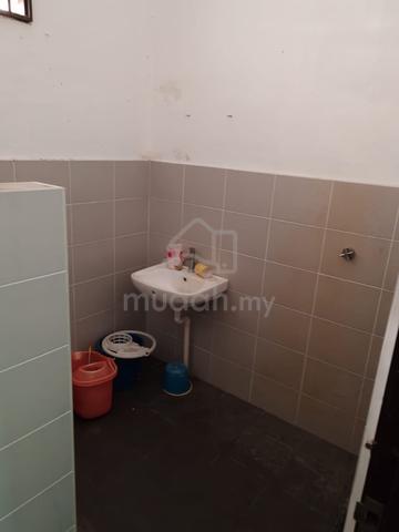 Jalan Jelutong 3-Storey Shop @ Ground Floor 1200sf Facing Main Road 3