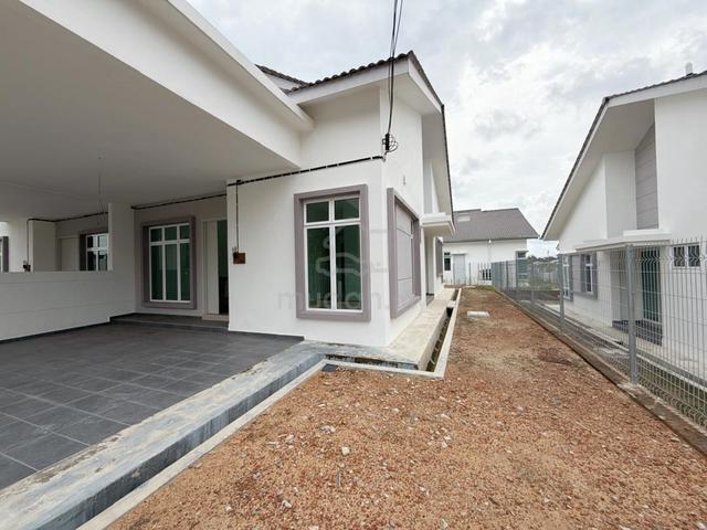 Complete Unit Full Loan Freehold Extra Land 1 Storey Semi D Ayer Molek 1