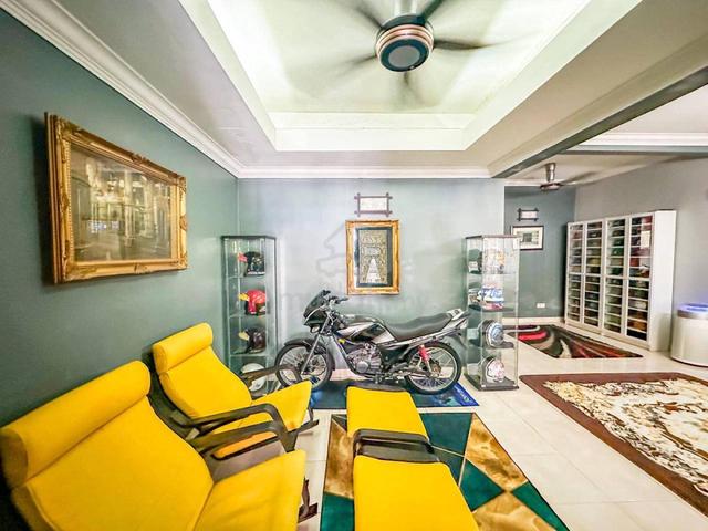 RENOVATED⭐ Double Storey Terrace Taman Alam Indah Seksyen 33 Shah Alam 1