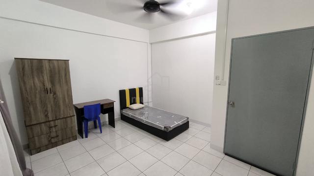Rent-New Renovated Single Room with Aircond at Vila Mutiara Menggatal 3