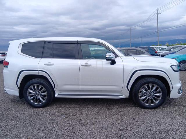 2025 BOOKNOW Modellista Toyota LANDCRUISER 3.5ZX - 4
