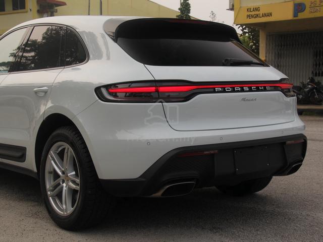 2023 Macan | PDLS+| Sport Chrono | Panaromic Roof - 3