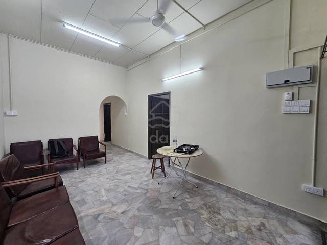 [1-STY Terrace] Partially Furnish with Aircond near Ghee hiang 1