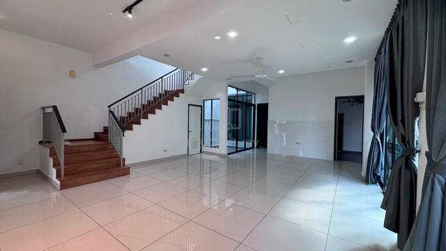 For Rent Double Storey Cluster @Grey Stone Adda Heights @Dato Onn 1