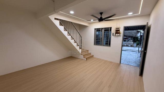 Labis, Taman Gunung Emas, 2-Storey, Siap Ubahsuai, Unblock, Full Loan, 1