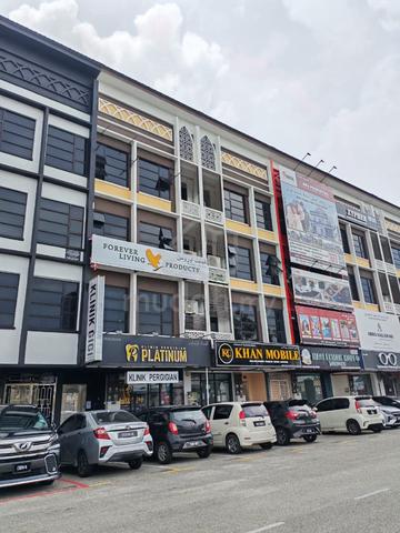 Bdr Baru Tunjong Tingkat 1 & 2 Shoplot 20'x75' w Lift 1