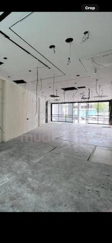 BAY AVENUE , 3/sty shop house for sale --bu 4498sf , with LIFT !! 1