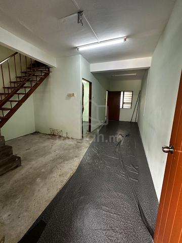 Rooms/unit near Muar Town, Hospital Muar, ST Muar, Micron Muar. 1