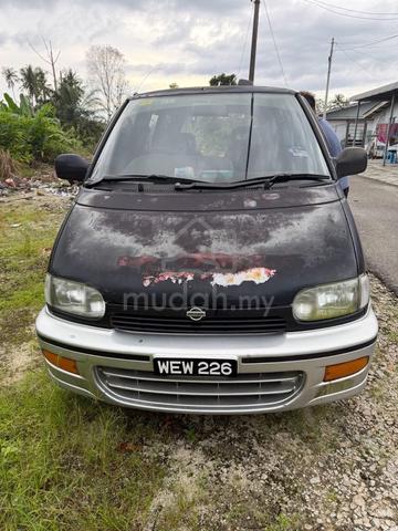 Nissan SERENA 2.0 (A) - 2