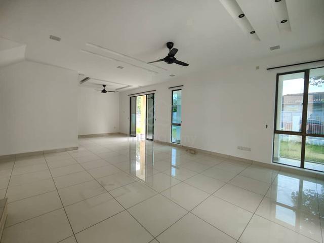 JB Dato Onn Jalan Perjiranan 15 Corner Lot Unit 2 Storey Terrace House 1