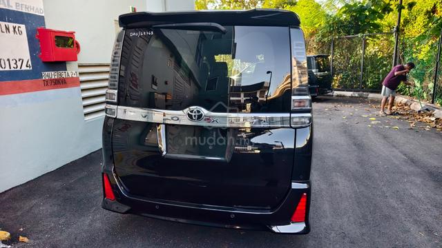 2021 Toyota VOXY 2.0 ZS KIRAMEKI III (A) - 4