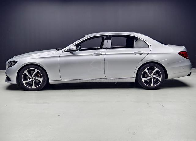 Ori-49k 2019 Mercedes Benz E200 2.0 Sportstyle FSH - 5
