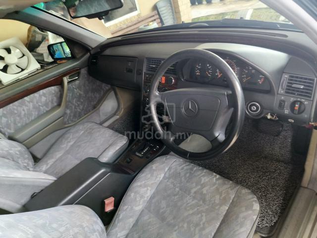 1995 Mercedes Benz E220 (CKD) 2.2 (A) - 5