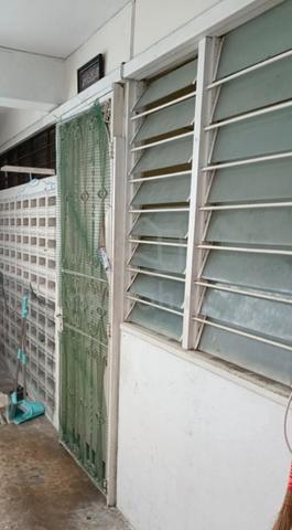 Sri Jeluda, Jalan Kurau flat 1