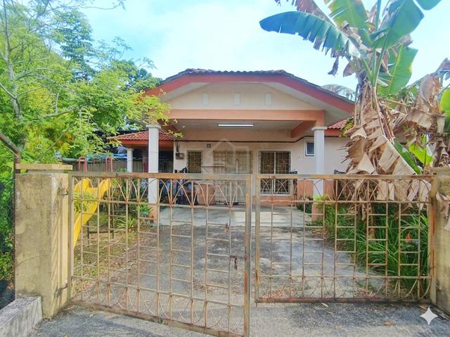 Corner single storey terrace taman nusari bayu 1,Bandar sri sendayan 1