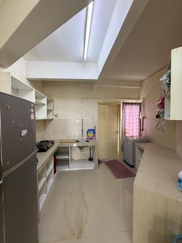 Sommerset Close Townhouse 4R3B F/F Cheras KL 1