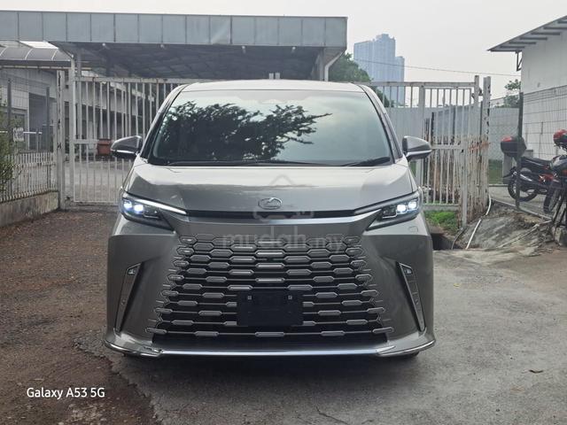 2025 Lexus LM500H VERSION L MARK LEVINSON 6-SEATER - 2
