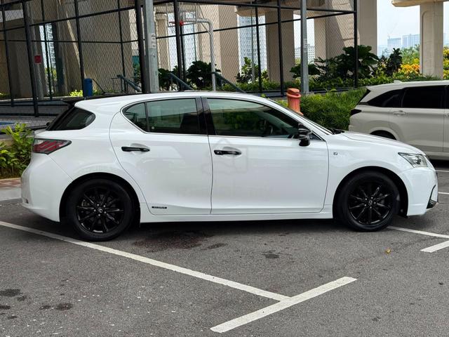 2014 Lexus CT200 1.8 h F-SPORT (HYBRID)- NEWBATT26 - 4