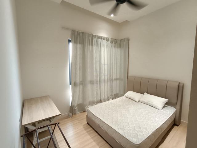 Unio Residence Master bedroom MRT Kepong Baru Female Malay Only 1
