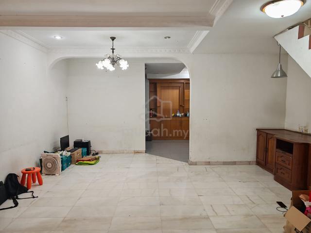 Double Storey House for Rent In Sri Gombak 1
