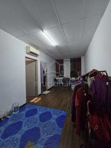 Roi 6% Facing main Road Desa Aman Puri Shot office Free Hold cheap 1