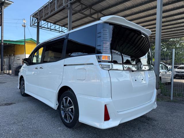 TOYOYA VOXY ZS Kirameki III 2.0 (A) LIKE NEW - 3