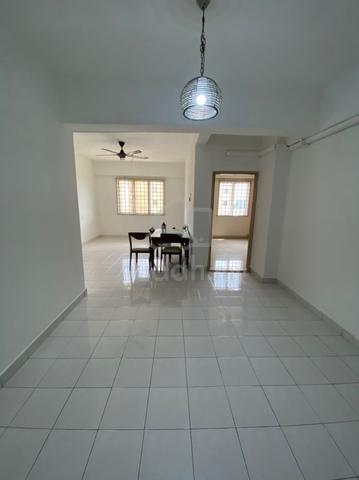 Persiaran Tanjung Apartment 1