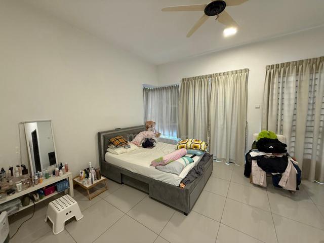 Full Loan +Cash Out Seri Alam Corner Cluster! Good Condition! 1
