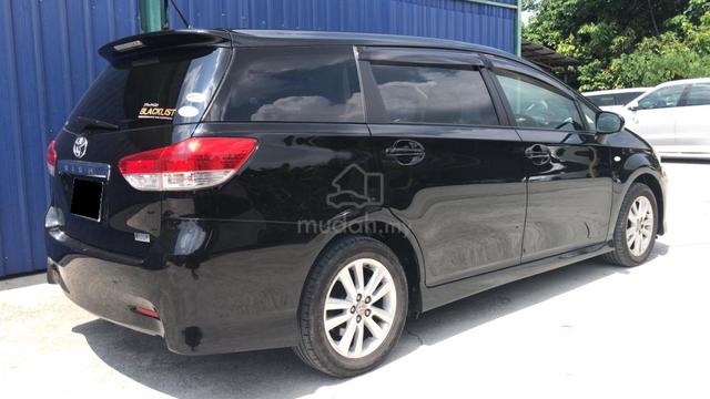 2010 Toyota WISH 1.8 S (loan kedai) - 2