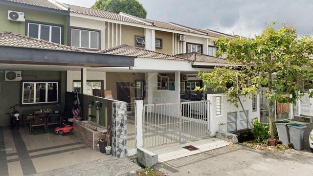 Taman Putera Indah, Tongkang Pechah 1