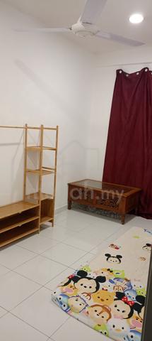 Bilik perempuan untuk disewa 1