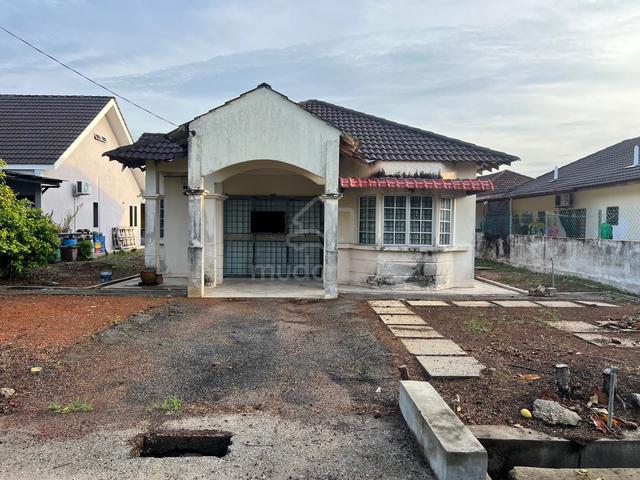 Banglo Setingkat Taman Desa Mawar, Tanjong Karang, Selangor 1