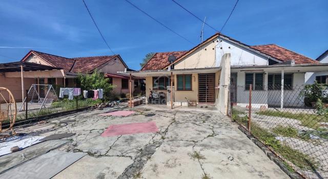 Ipoh Town @ Happy Garden 999 Years Semi D Single Storey House For Sale 1