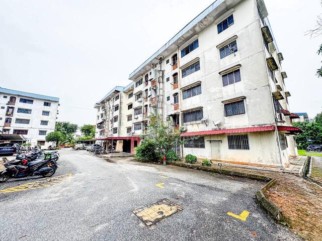 Flat PKNS Seksyen 24 Shah Alam 1