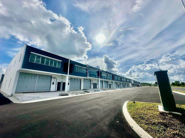 Kulai Vervocity Stellar Park 1.5 Storey Factory Endlot 28x118 Freehold 1