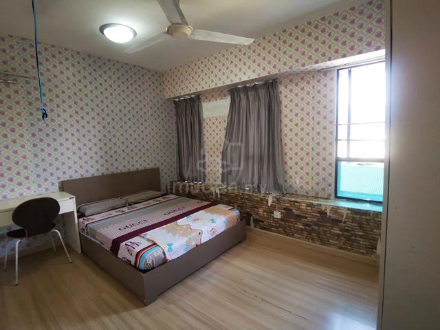 University Prime Condominium 1