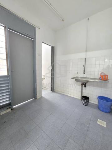 Taman Daya Shop Apartment 3