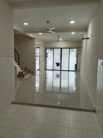 Prime Area Vacant Now Refurbished 2 Sty Nobat@Bandar Bukit Raja Klang 1