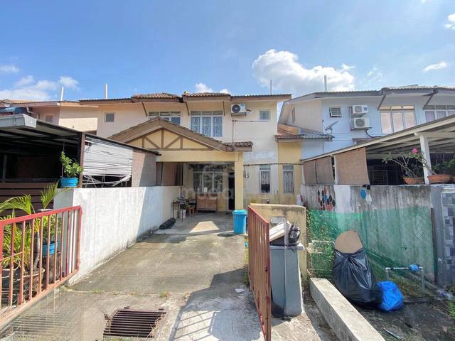 Facing Open Double Storey Terrace Bandar Saujana Putra SP2, Jenjarom 1