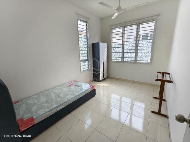 Room Taman Suria Warisan Salak Tinggi KLIA Sepang 1
