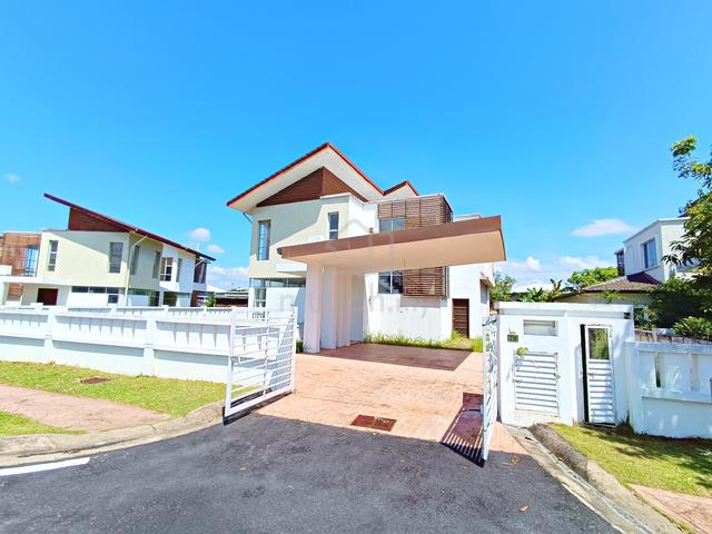 FREEHOLD Double Storey BANGLO Bandar Baru Enstek Nilai | Nice layout 1