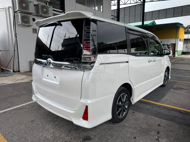 2021 Toyota VOXY 2.0 ZS KIRAMEKI III (A) - 4