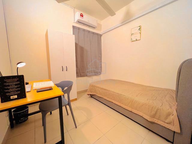 Single room at Seri Jati Apartment, Setia Alam 1